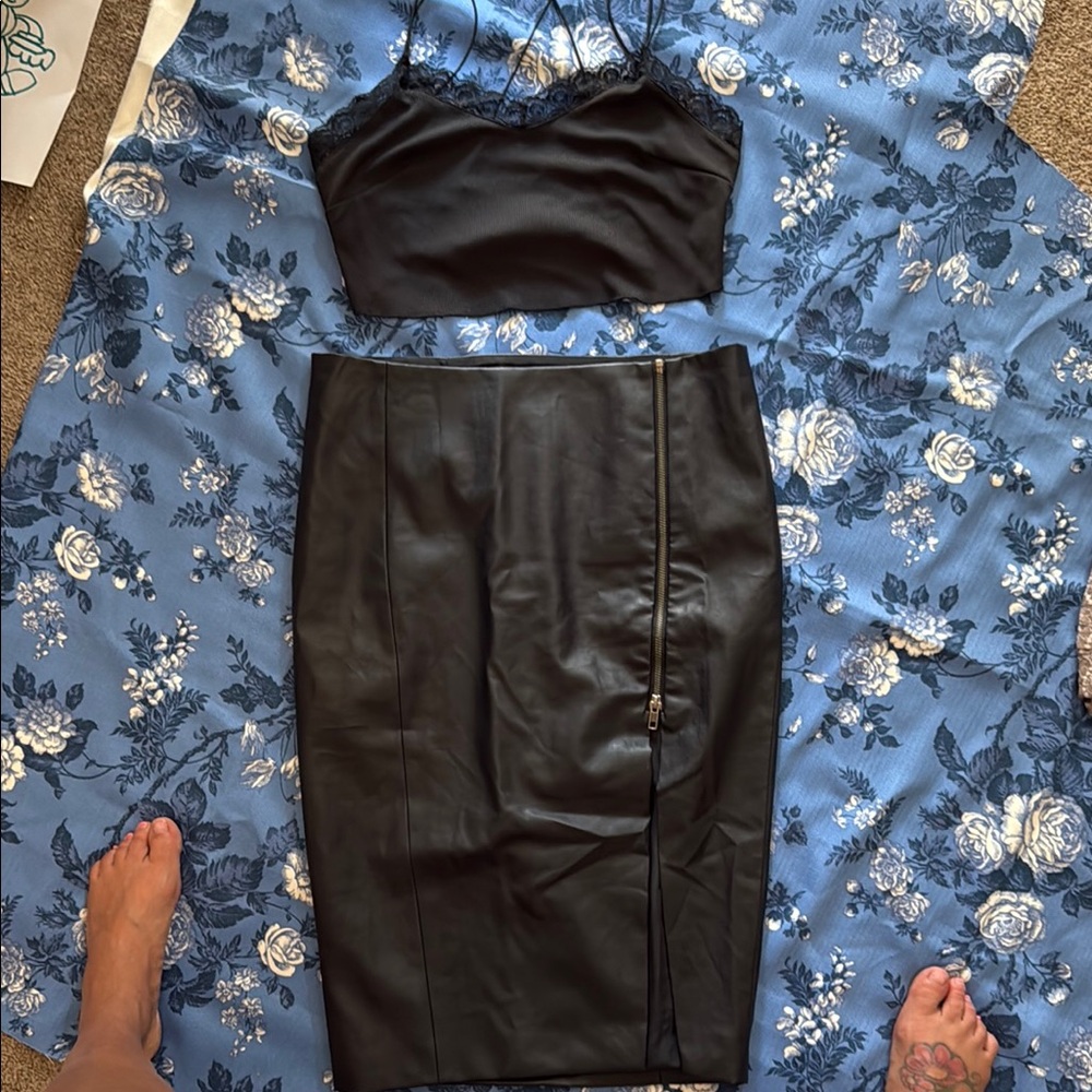 Tildon Elegant Black Ensemble